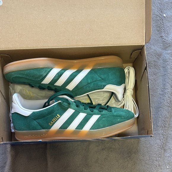 NWB Adidas Gazelle Indoor Green and White Sneakers - Picture 3 of 3